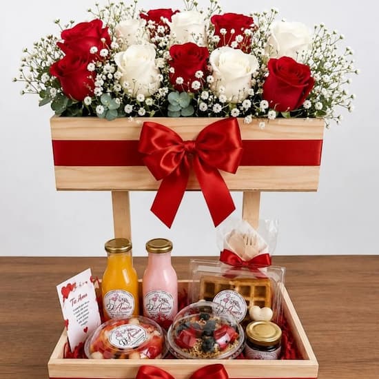 Merienda gourmet con arreglo de doce rosas y delivery a Lima - Cod:ENP03