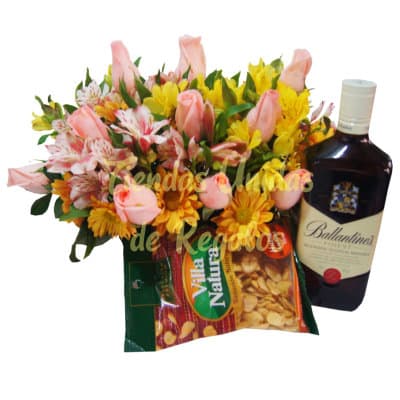 Whisky con Rosas y Piqueos | Arreglos con Licor para Hombres  - Cod:LIC16