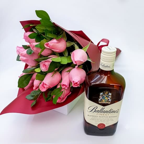 Ramo de 12 rosas rosadas con whisky Valentine’s 750 ml delivery - Cod:OTR09