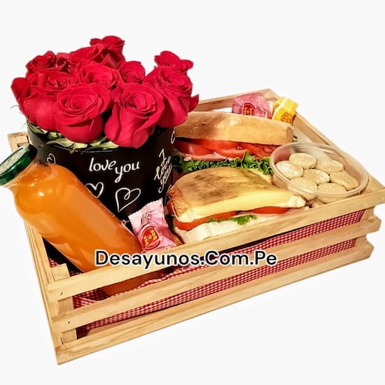 Desayunos Dia de San Valentin con Box de Rosas